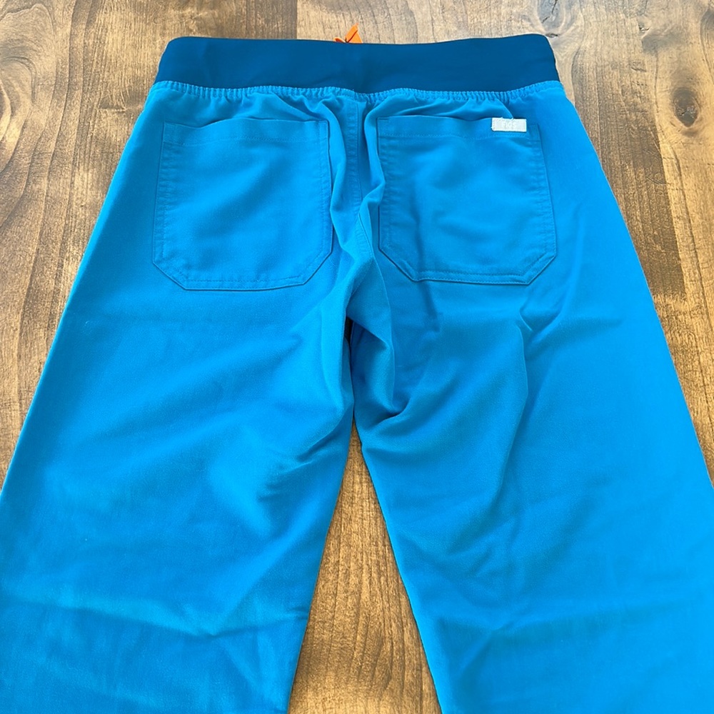Figs Scrub Pants - Picture 3 of 4